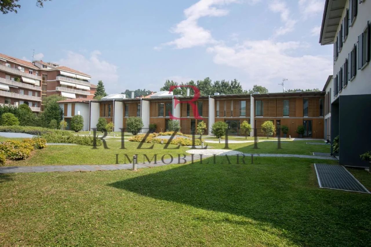 Villa in Vendita a Bergamo Redona