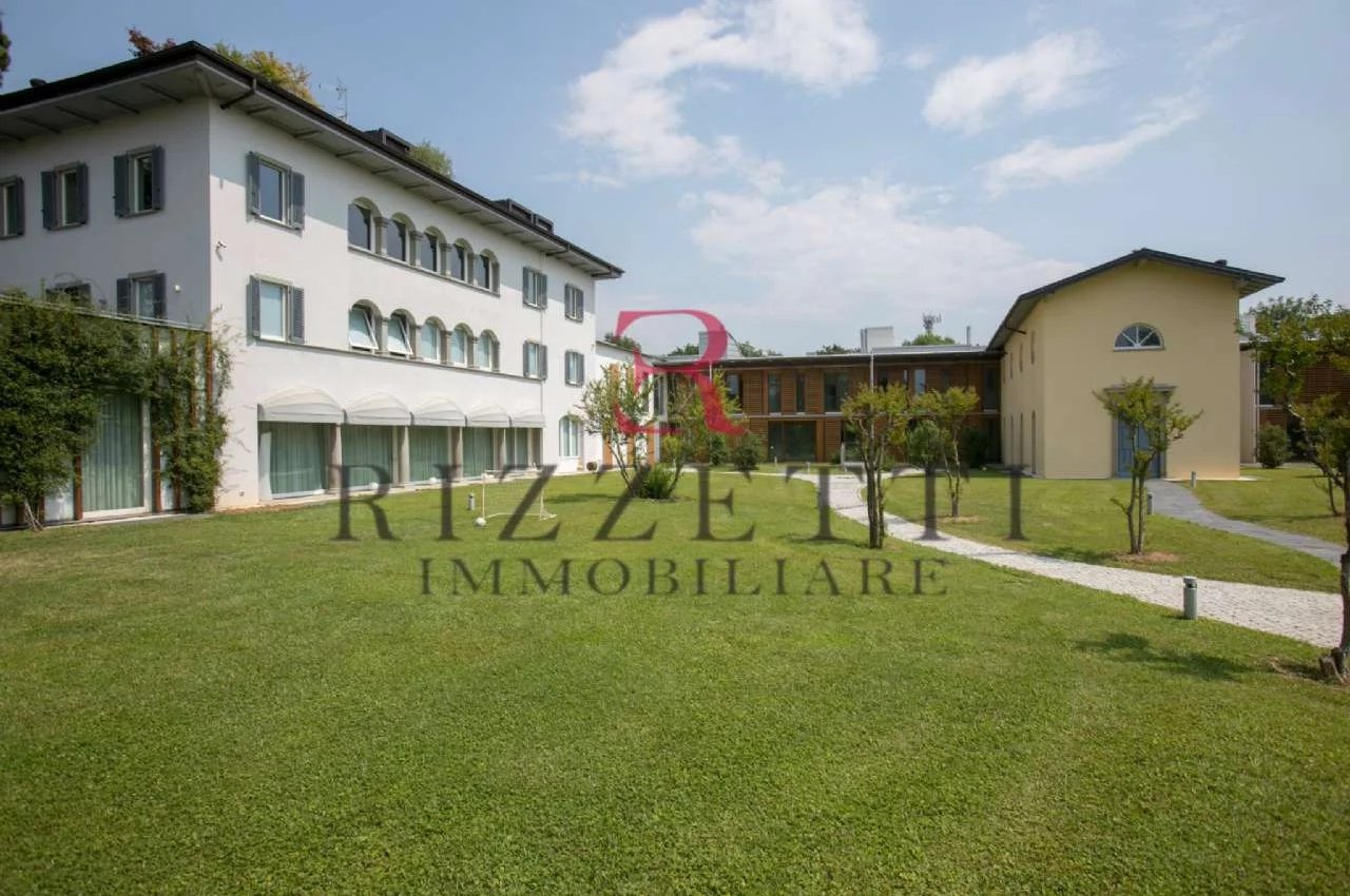 Villa in Vendita a Bergamo Redona