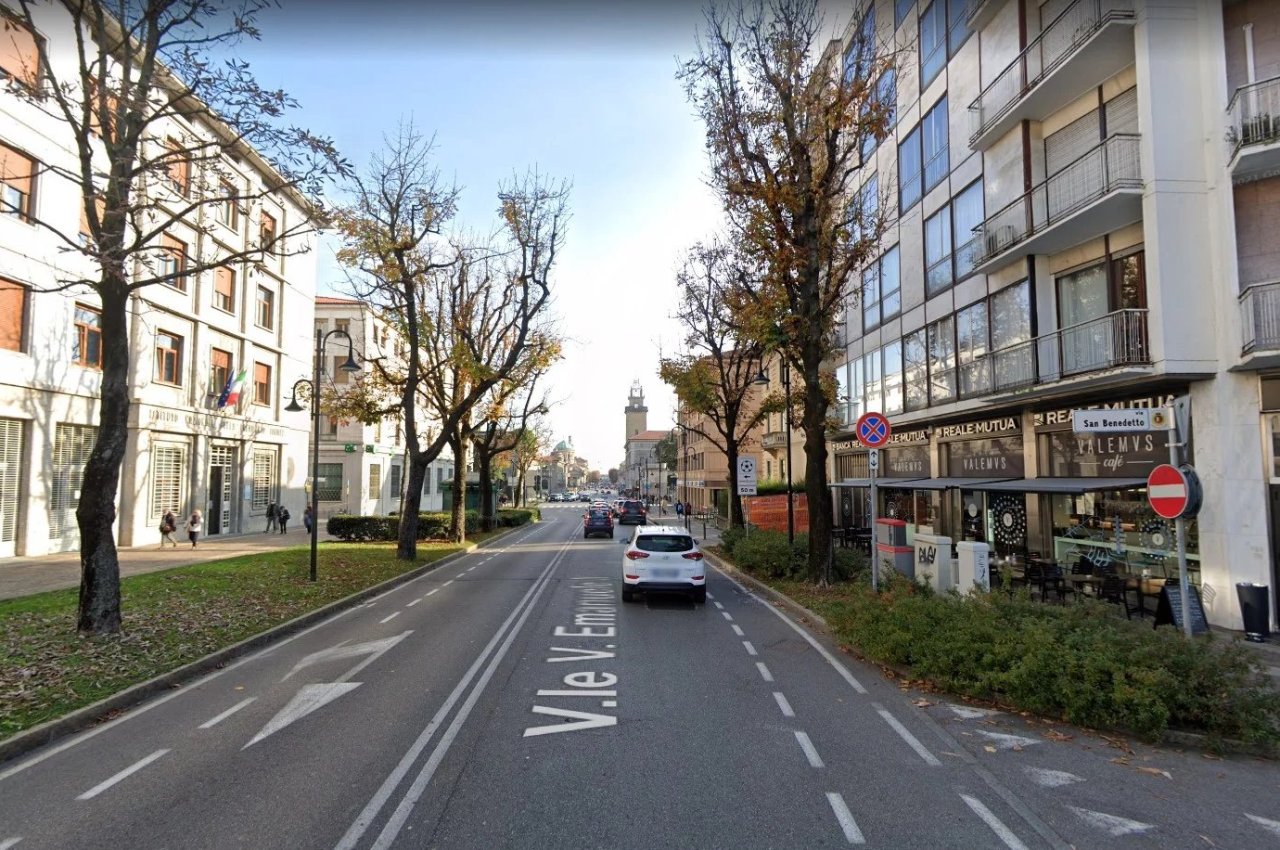 Multilocale in Vendita a Bergamo Introvabile pentalocale con ampio terrazzo