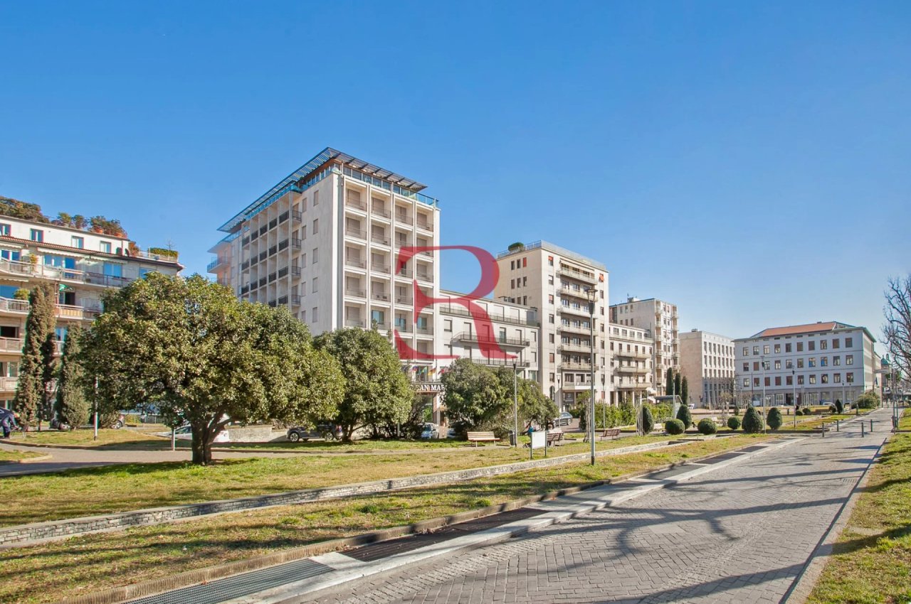 Ufficio in Vendita a Bergamo Introvabile ufficio su due livelli