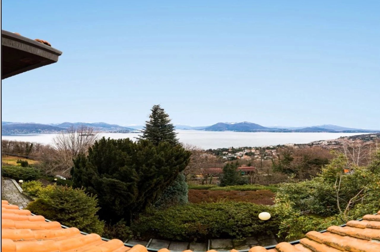 Villa in Vendita a Stresa Spettacolare villa vista lago