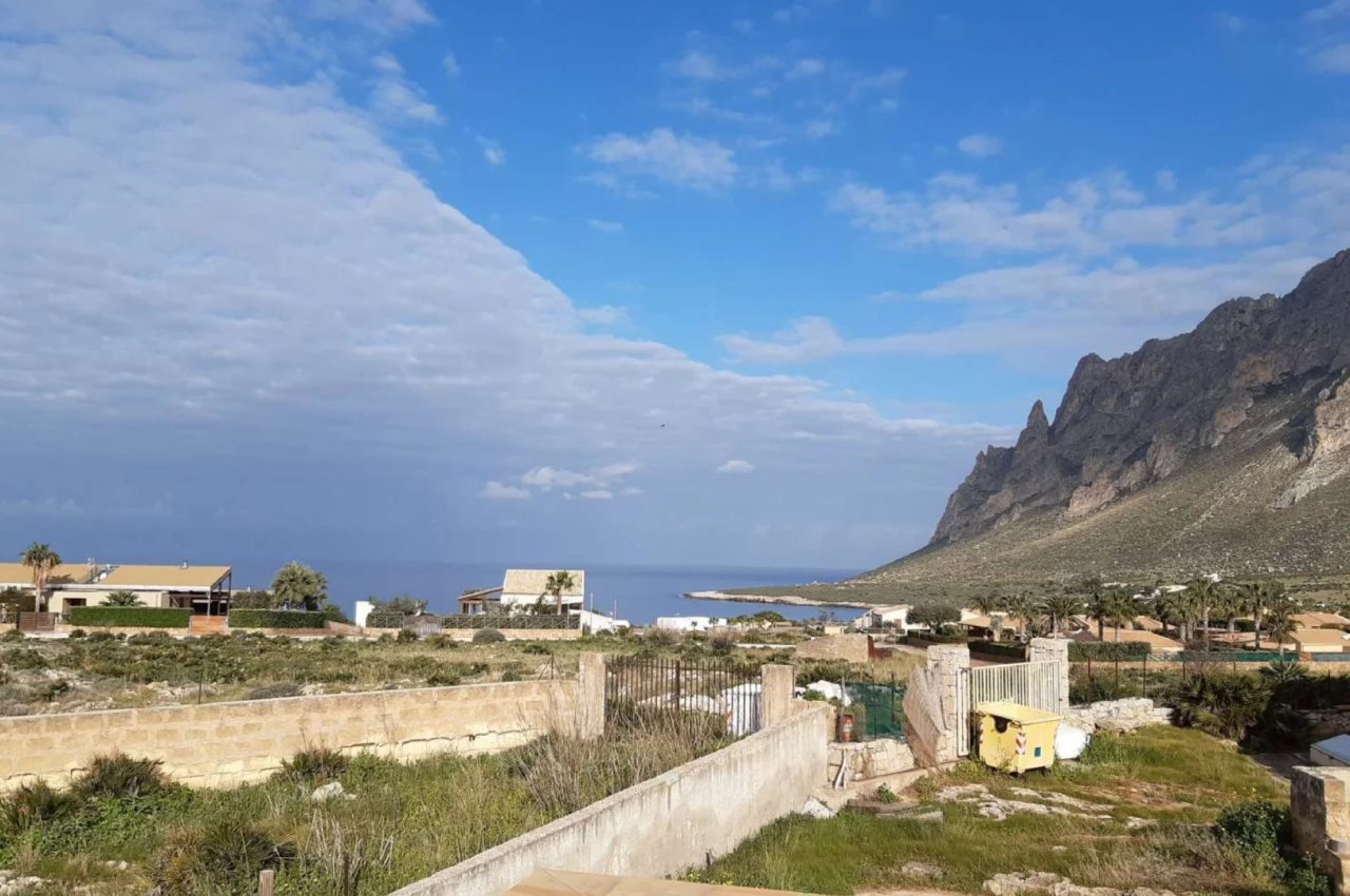 Multilocale in Vendita a Custonaci Trapani - Struttura ricettiva Cala Buguto