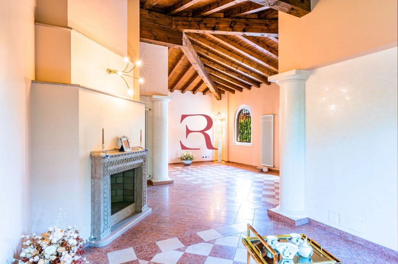 Villa in Vendita a Zanica Zona residenziale