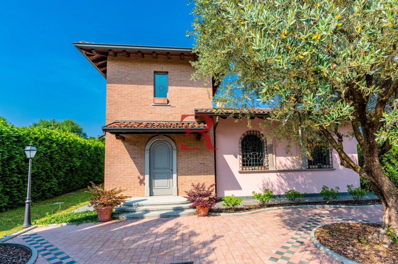 Villa in Vendita a Zanica Zona residenziale