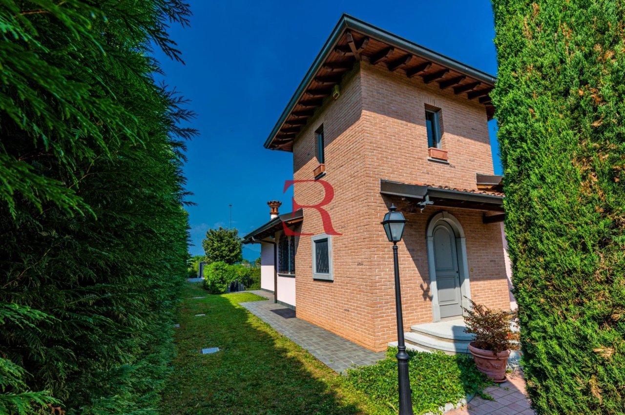 Villa in Vendita a Zanica Zona residenziale