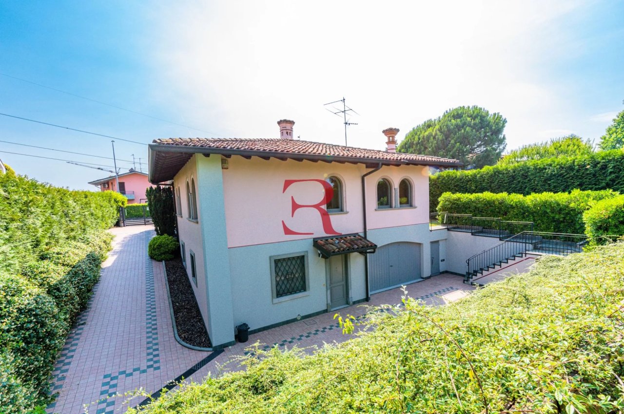 Villa in Vendita a Zanica Zona residenziale
