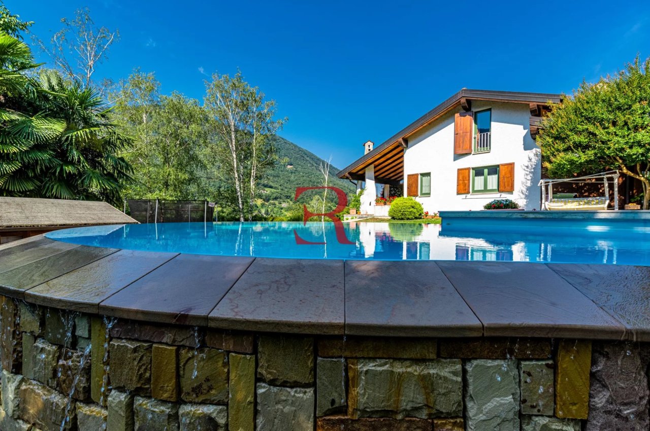 Villa in Vendita a Albino LocalitÃ  Abbazia