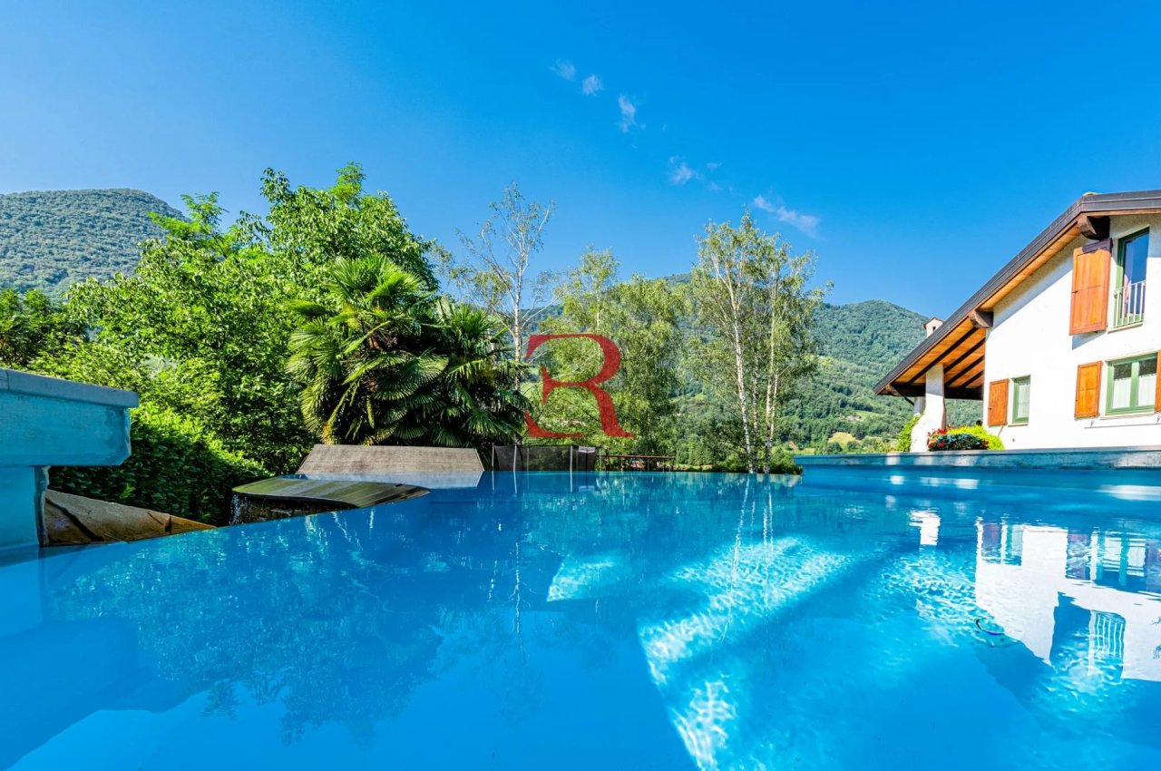 Villa in Vendita a Albino LocalitÃ  Abbazia