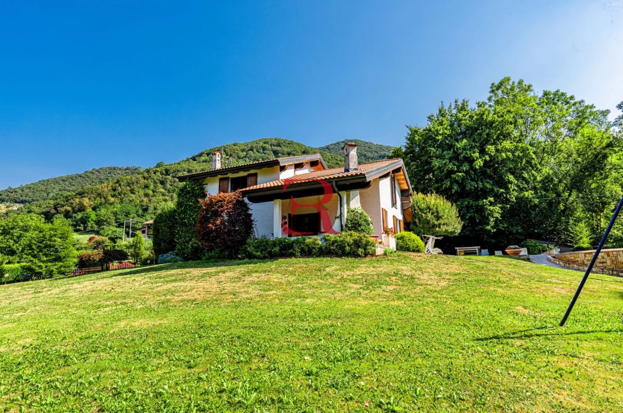 Villa in Vendita a Albino LocalitÃ  Abbazia