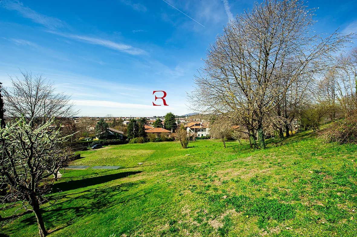Cascina in Vendita a Bergamo Porzione di cascina storica in Val dâ€™Astino