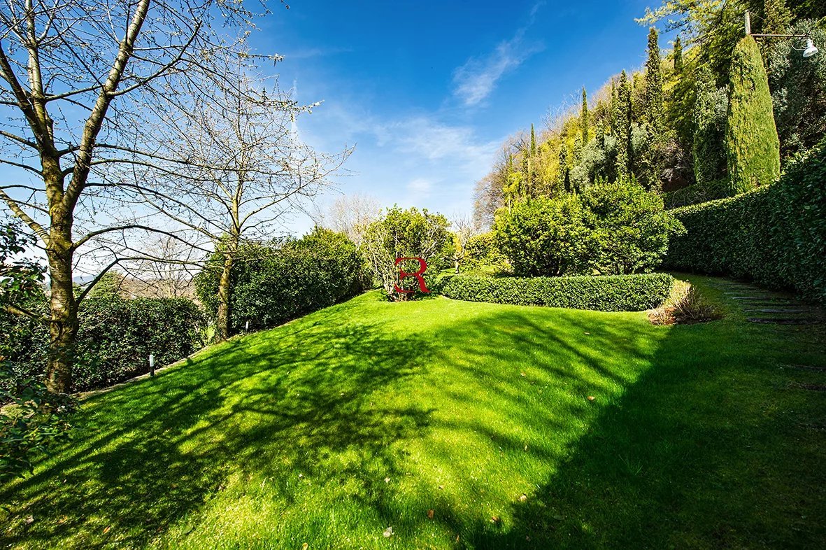 Cascina in Vendita a Bergamo Porzione di cascina storica in Val dâ€™Astino