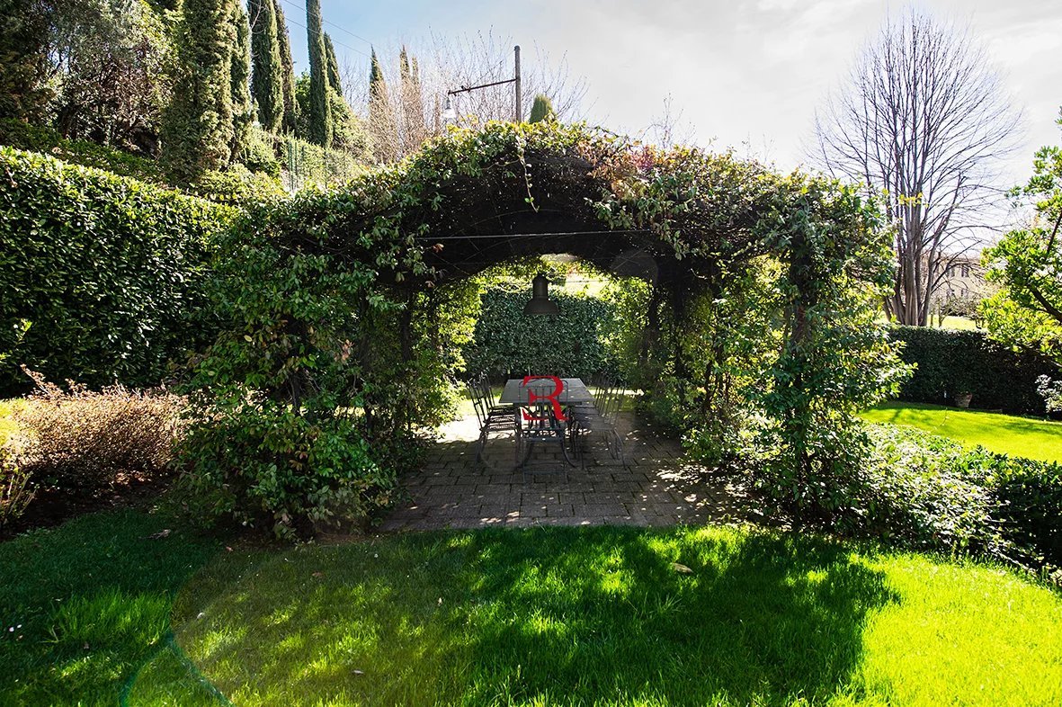 Cascina in Vendita a Bergamo Porzione di cascina storica in Val dâ€™Astino