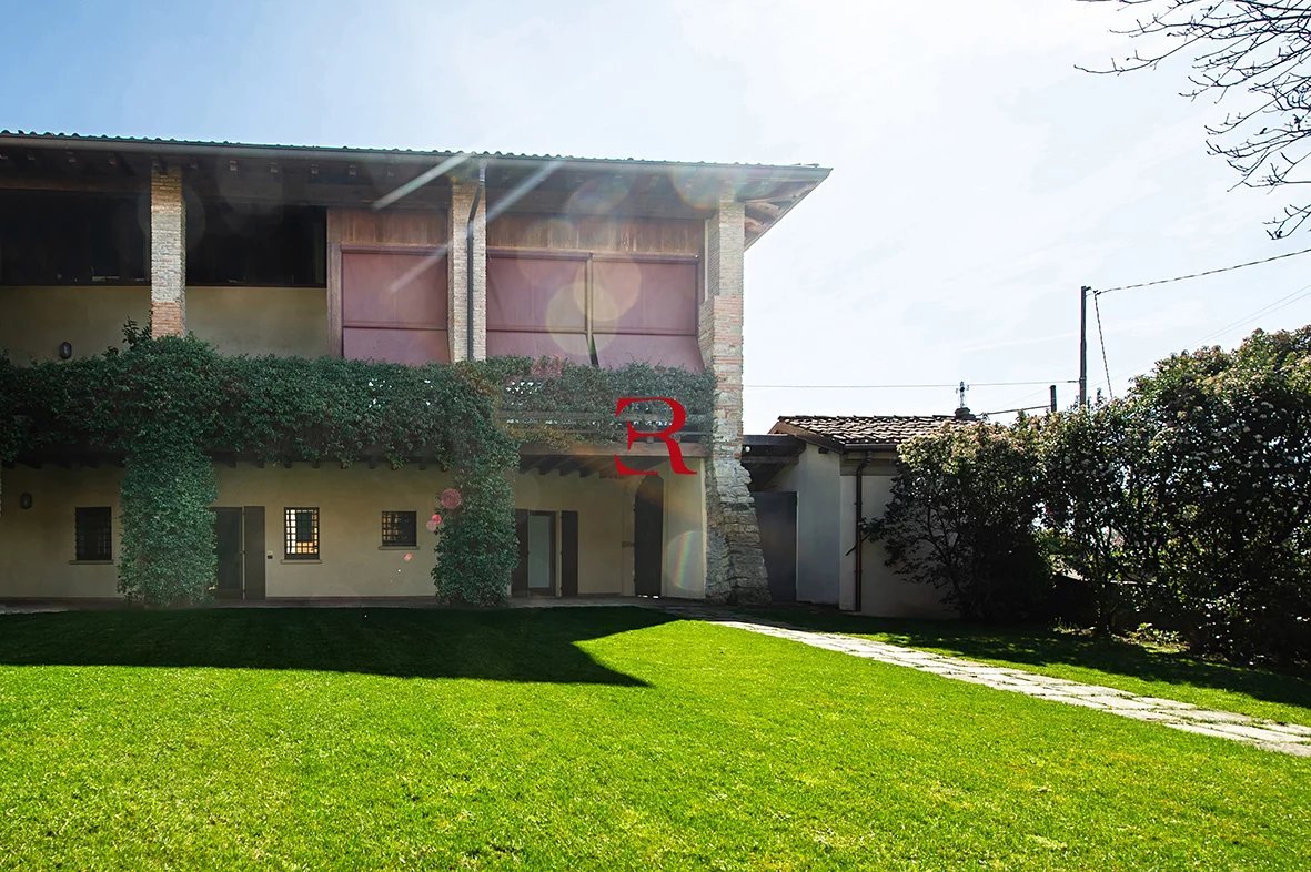 Cascina in Vendita a Bergamo Porzione di cascina storica in Val dâ€™Astino