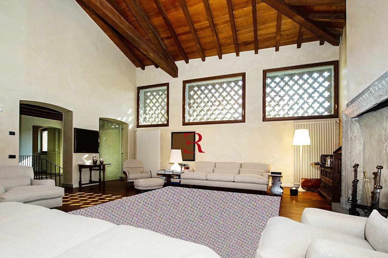 Cascina in Vendita a Bergamo Porzione di cascina storica in Val dâ€™Astino