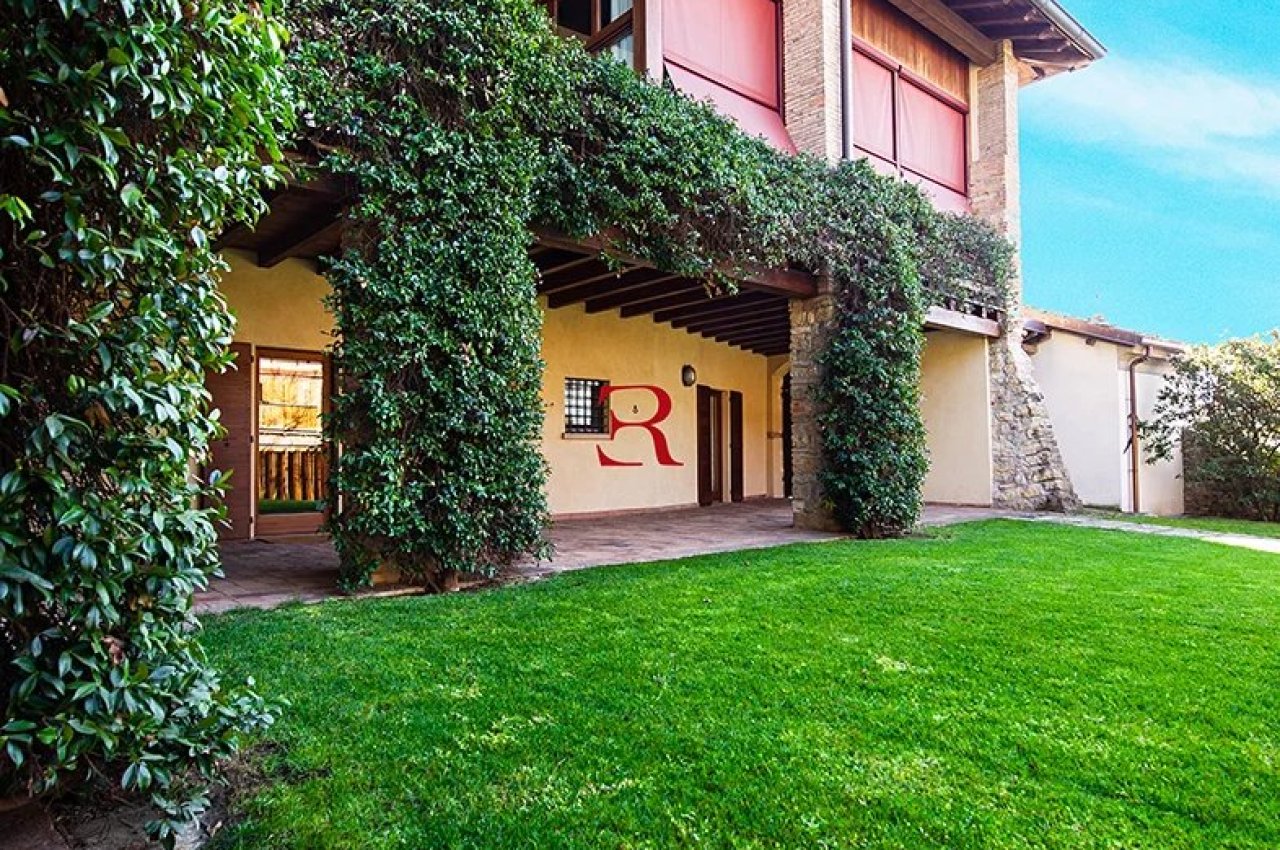 Cascina in Vendita a Bergamo Porzione di cascina storica in Val dâ€™Astino