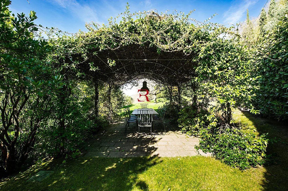 Cascina in Vendita a Bergamo Porzione di cascina storica in Val dâ€™Astino