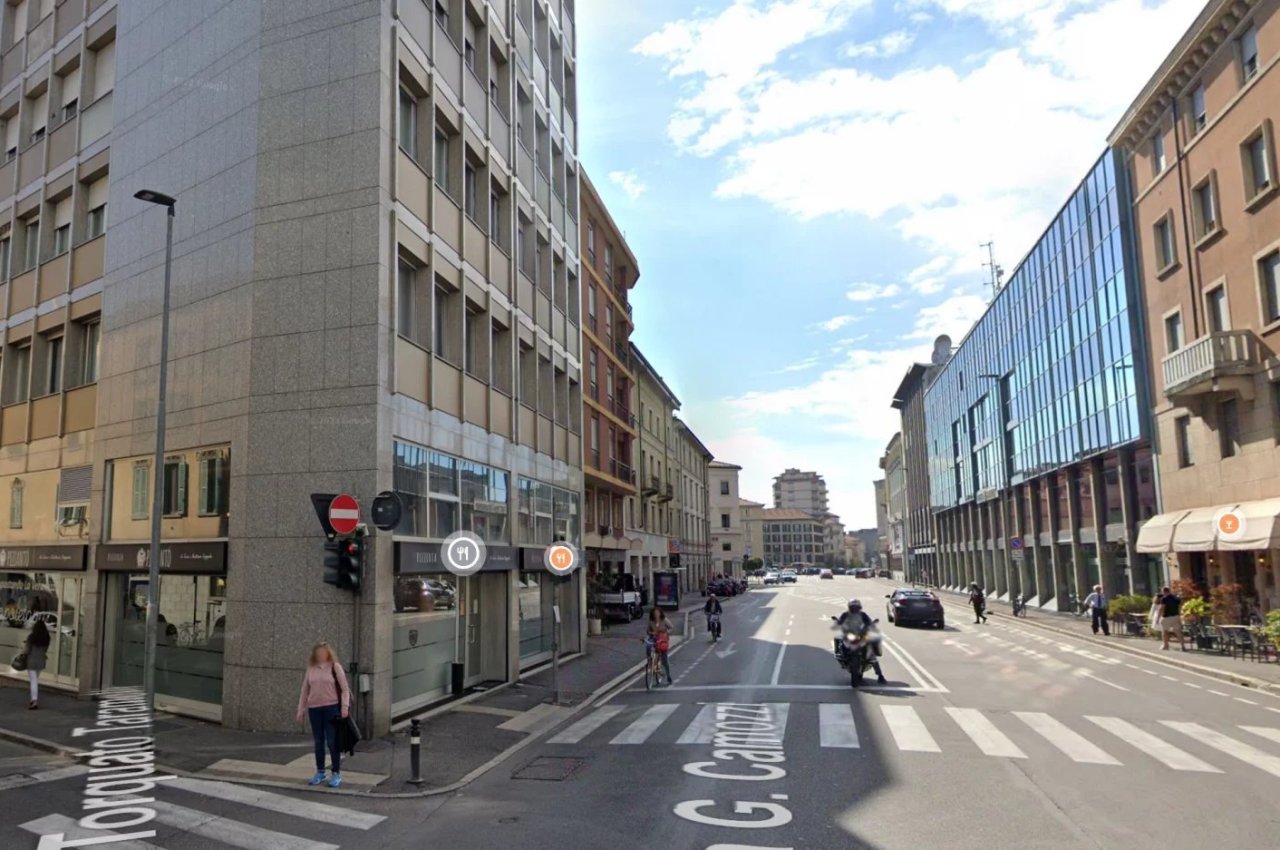 Locale Commerciale in Vendita a Bergamo locale commerciale