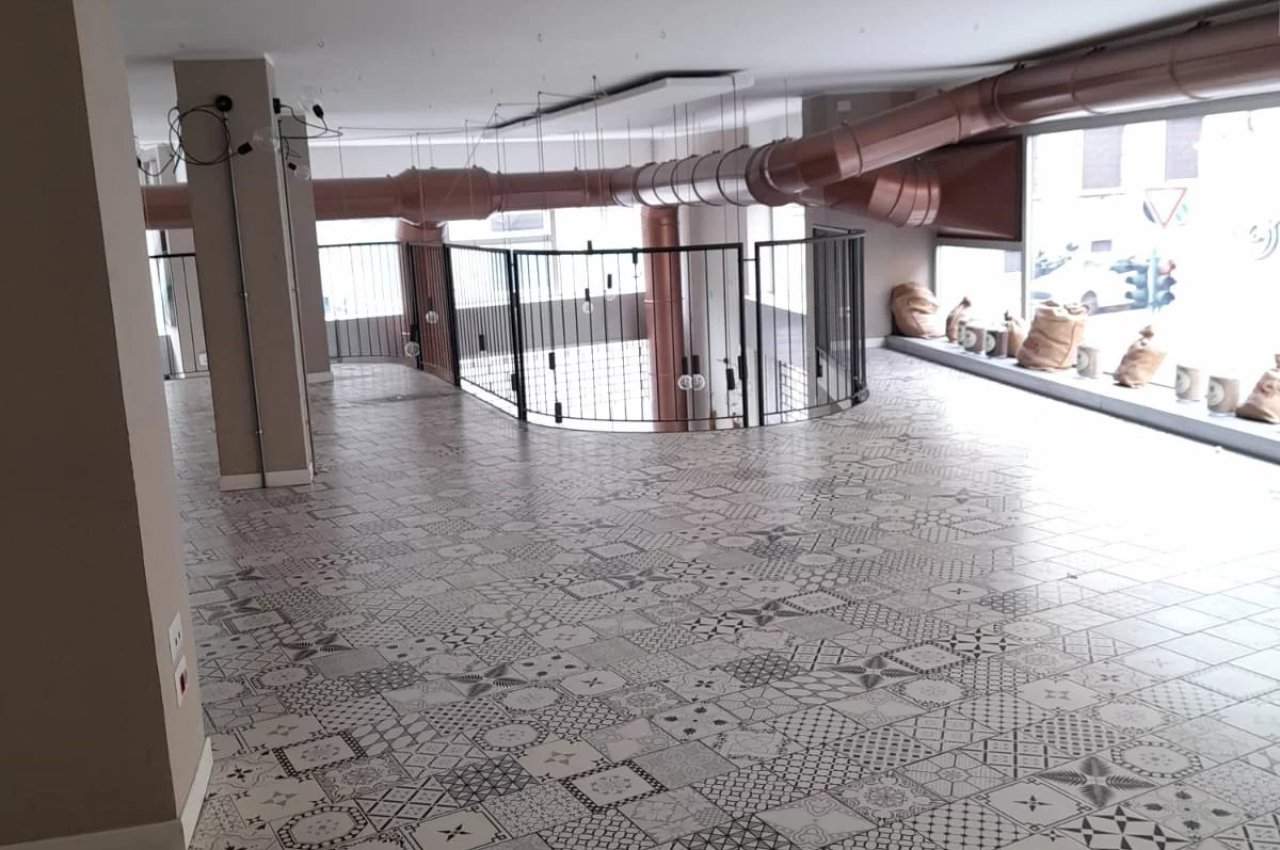 Locale Commerciale in Vendita a Bergamo locale commerciale