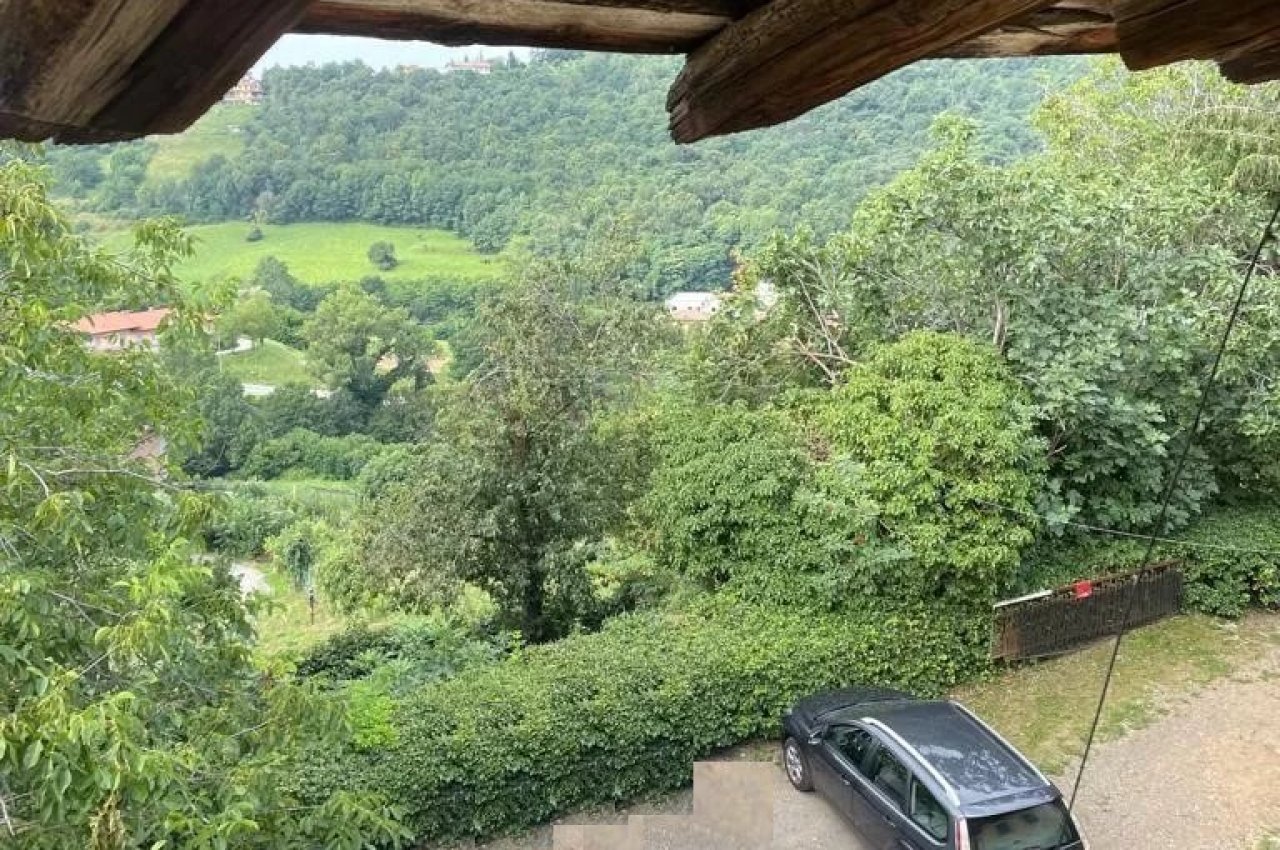 Cascina in Vendita a Nembro Cascina Storica - Un Tesoro da Scoprire!