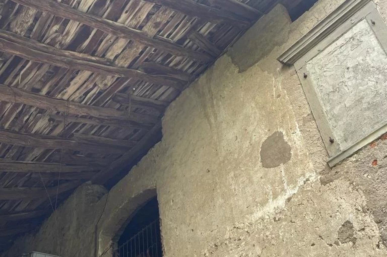 Cascina in Vendita a Nembro Cascina Storica - Un Tesoro da Scoprire!