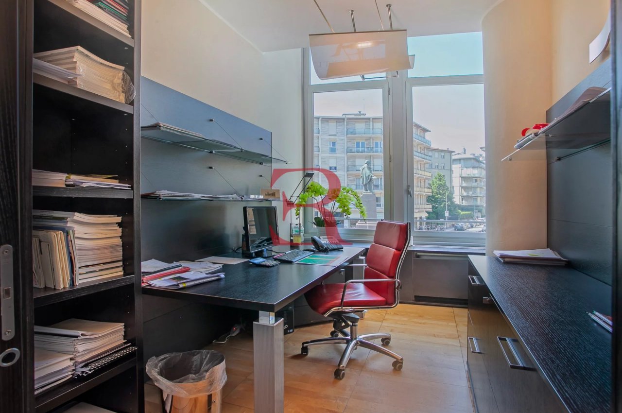 Capannone in Vendita a Lallio Capannone ad uso logistico