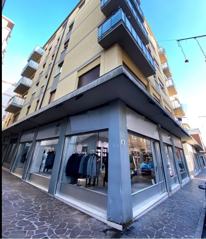 Negozio / Ufficio a Bergamo Centralissimo Laterale di Via Tiraboschi