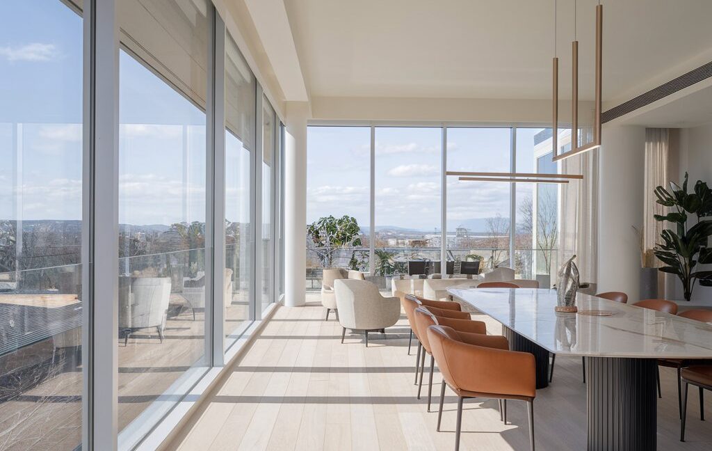 a-photo-of-a-modern-italian-penthouse-with-large-f-FY8sg_v1TaORAiXBQ4rZOw-Cmi9C-9DQBGuRoCFUw3BjQ-cover