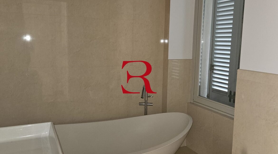 WhatsApp Image 2024-10-24 at 19.27.59